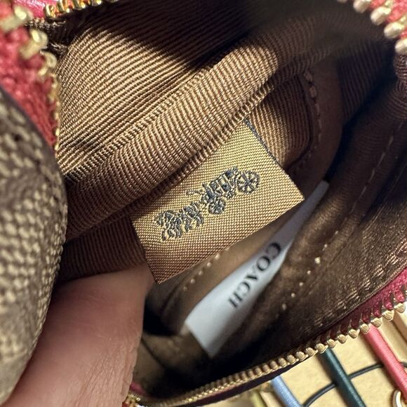 Coach Mini Cosmetic Case Gift Set w/ Patches + Charms (NEW in Box) - Picture 7 of 8